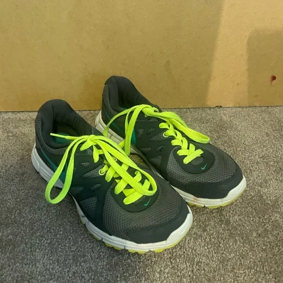 Nike sneakers - Picture 2 of 4